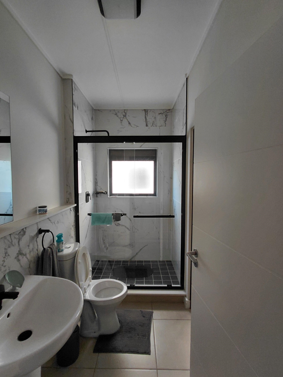 To Let 2 Bedroom Property for Rent in Sandown Western Cape